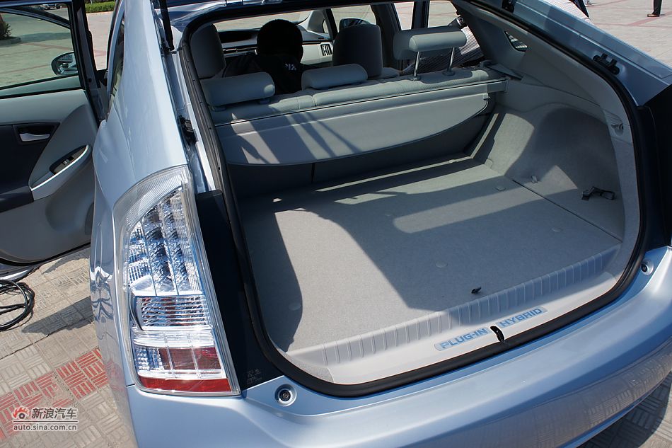 外插充电式混合动力普锐斯