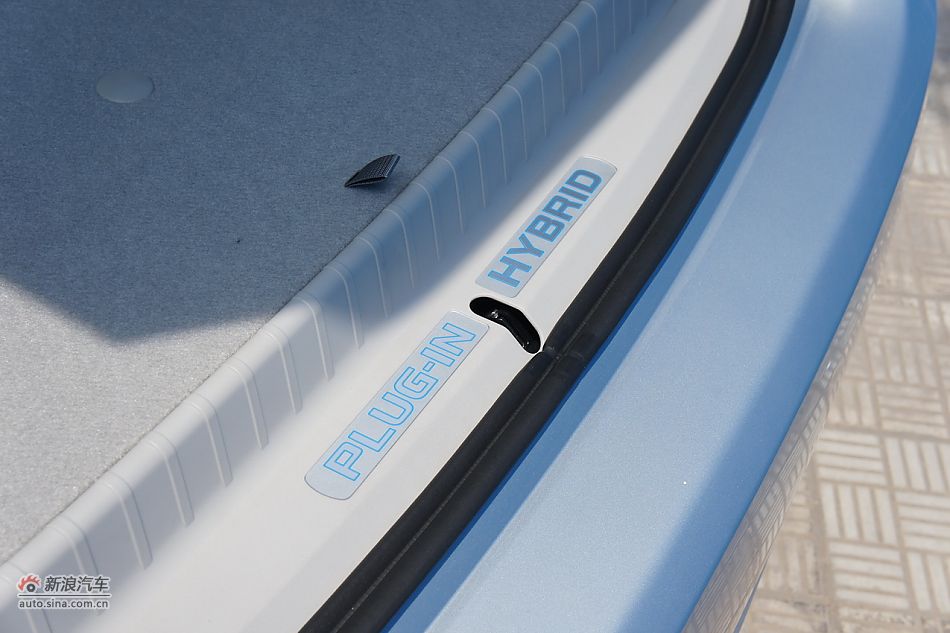外插充电式混合动力普锐斯