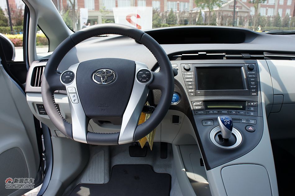 外插充电式混合动力普锐斯