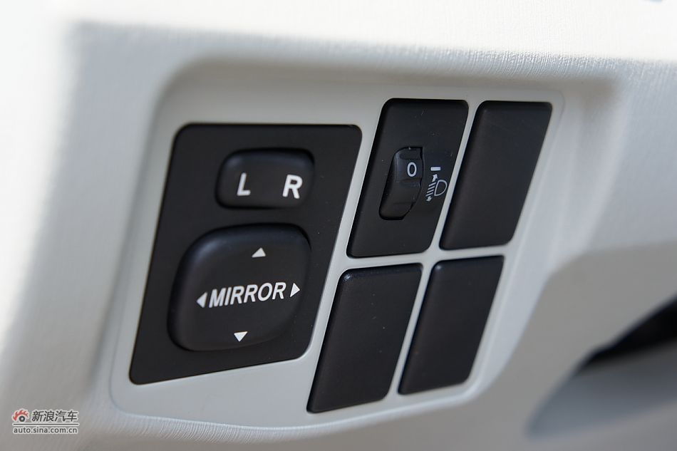 外插充电式混合动力普锐斯