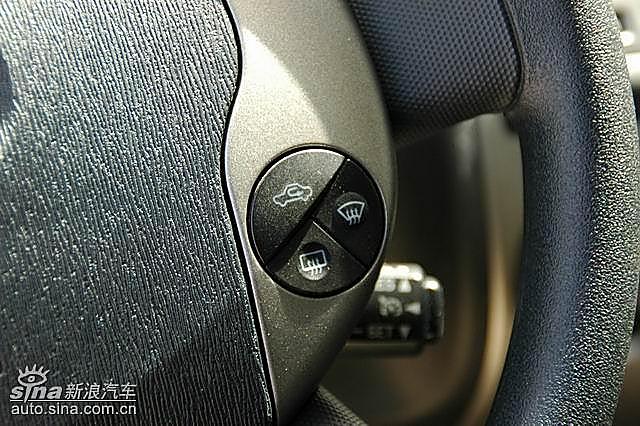 普锐斯多功能方向盘