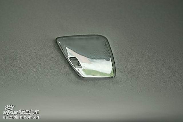 丰田普锐斯化妆镜