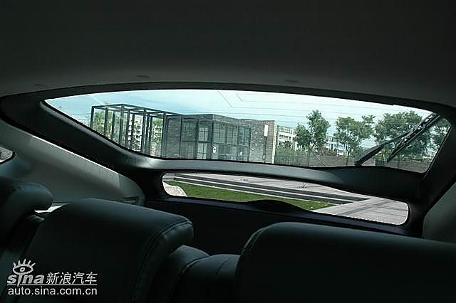 丰田普锐斯后窗