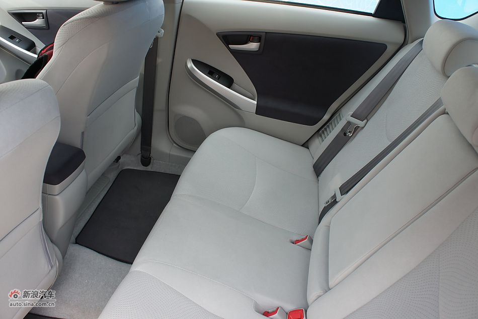 外插充电式混合动力普锐斯