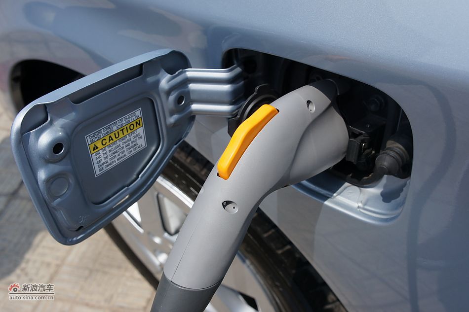 外插充电式混合动力普锐斯