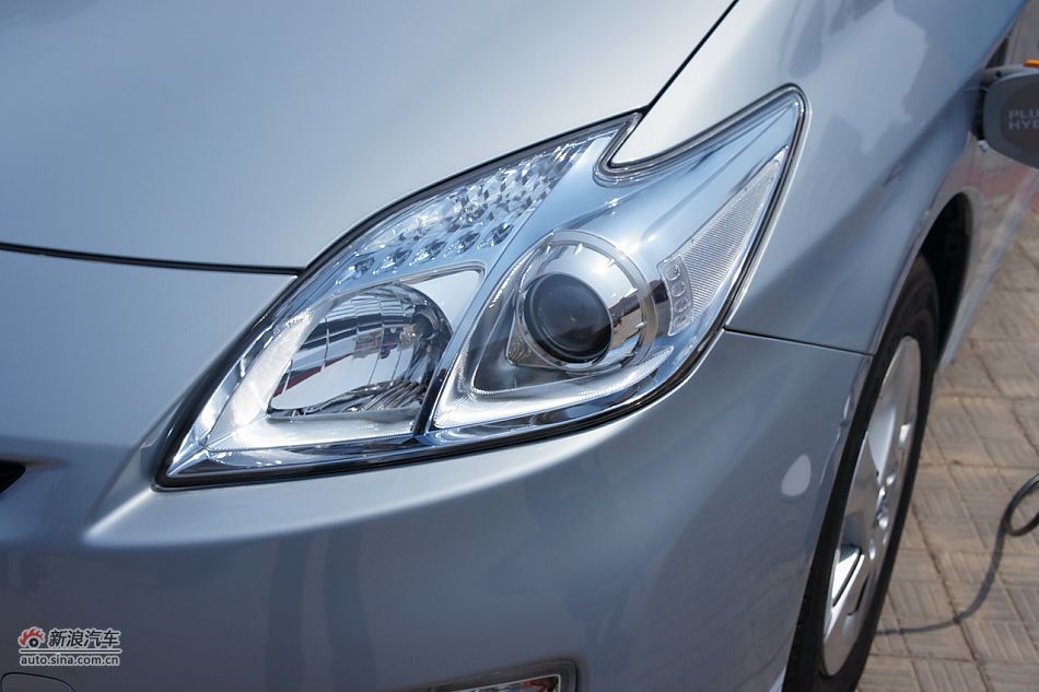 外插充电式混合动力普锐斯