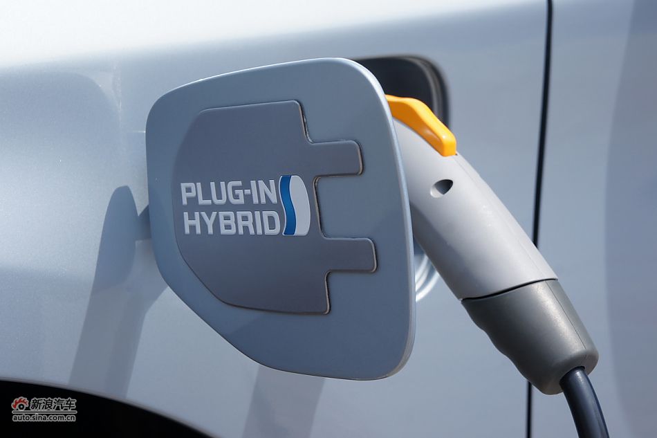 外插充电式混合动力普锐斯