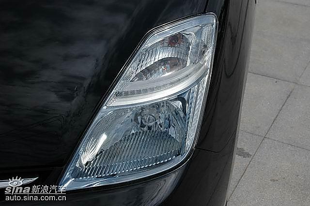 普锐斯前大灯