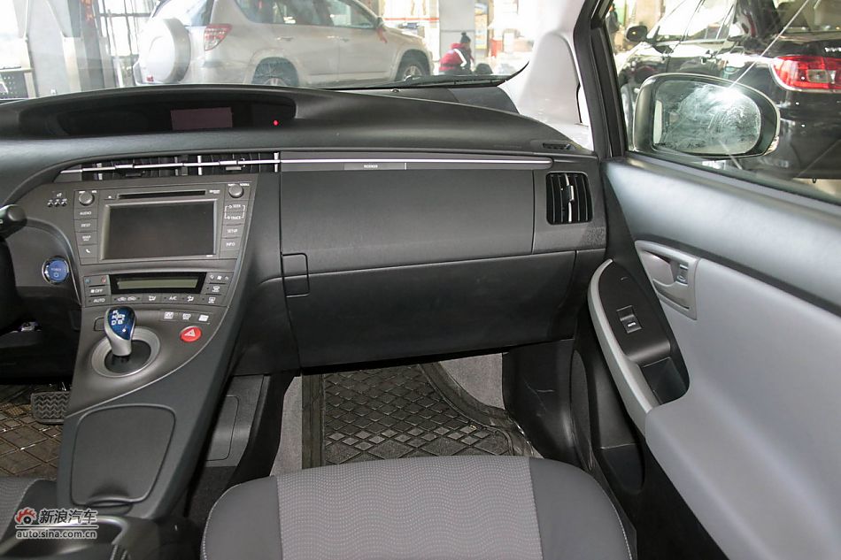 2012款普锐斯混动CVT豪华先进型