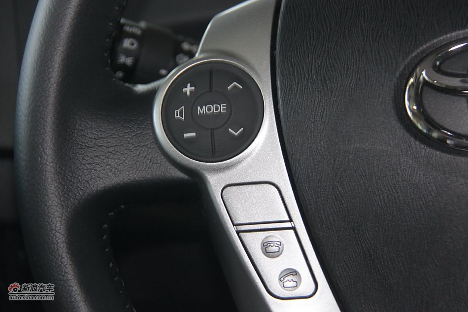 2012款普锐斯混动CVT豪华先进型