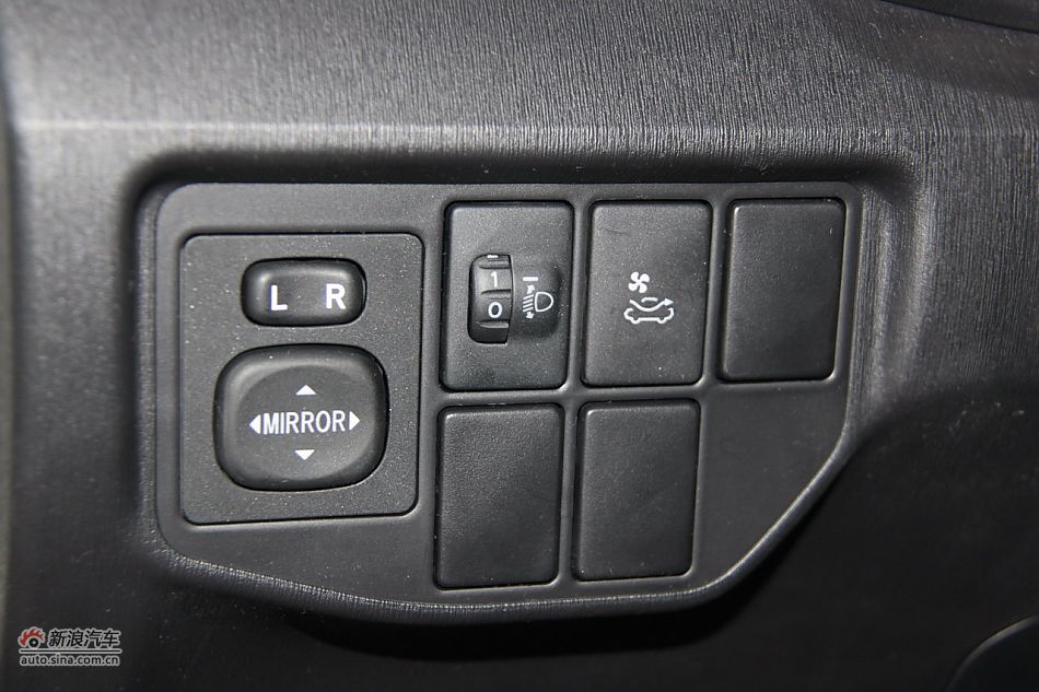 2012款普锐斯混动CVT豪华先进型