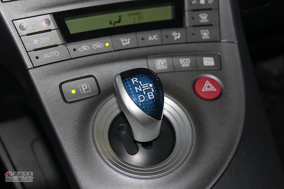 2012款普锐斯混动CVT豪华先进型