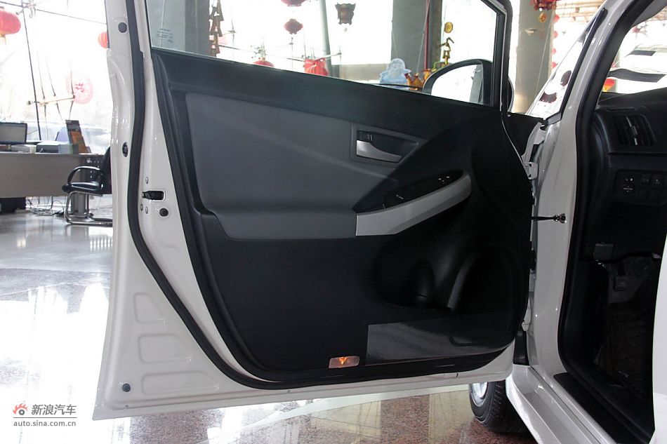 2012款普锐斯混动CVT豪华先进型