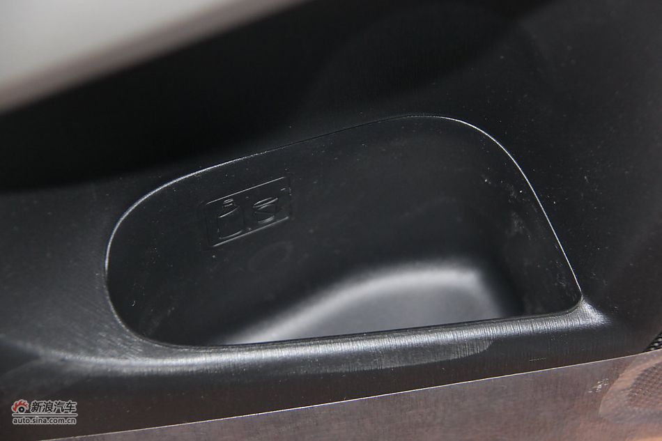 2012款普锐斯混动CVT豪华先进型