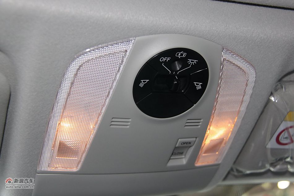 2012款普锐斯混动CVT豪华先进型