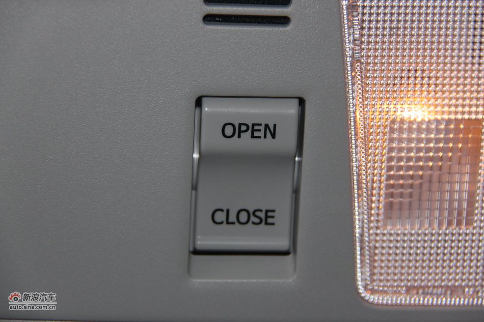 2012款普锐斯混动CVT豪华先进型