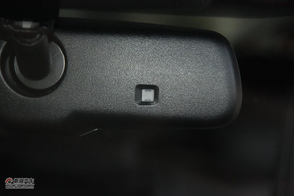 2012款普锐斯混动CVT豪华先进型