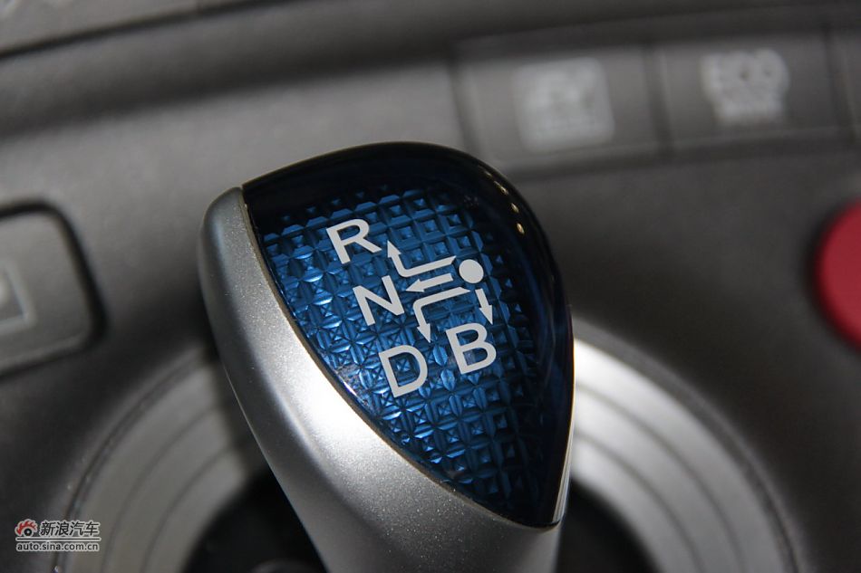 2012款普锐斯混动CVT豪华先进型