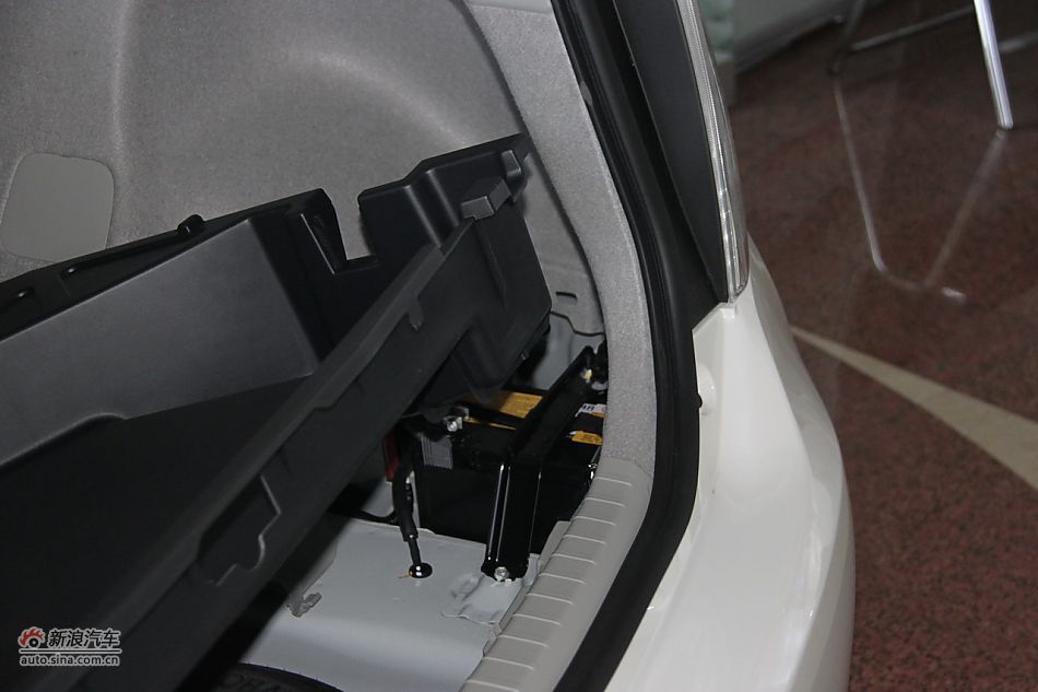 2012款普锐斯混动CVT豪华先进型