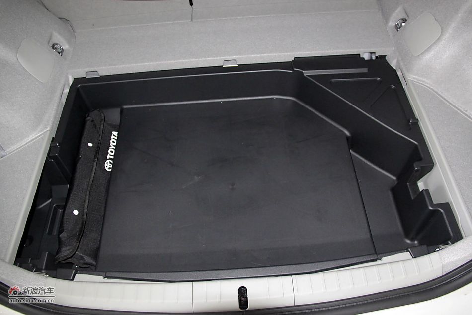 2012款普锐斯混动CVT豪华先进型