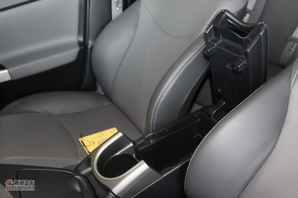 2012款普锐斯混动CVT豪华先进型