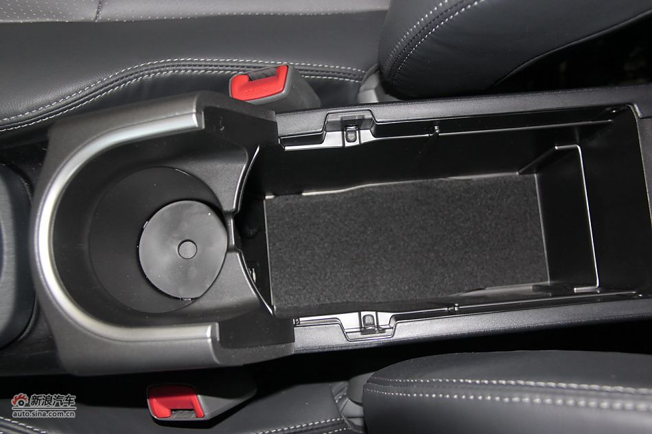 2012款普锐斯混动CVT豪华先进型