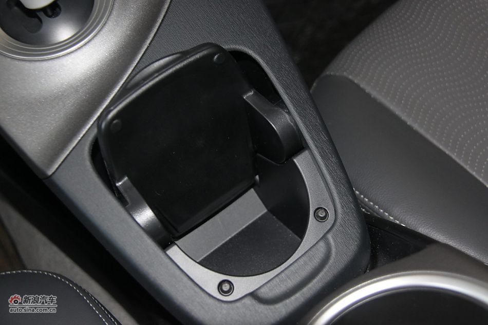 2012款普锐斯混动CVT豪华先进型