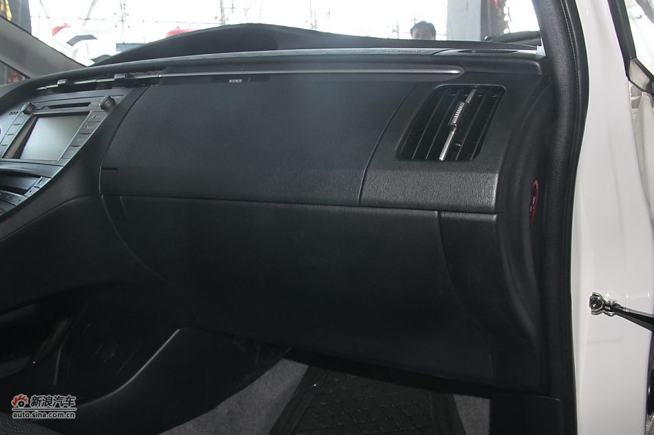 2012款普锐斯混动CVT豪华先进型