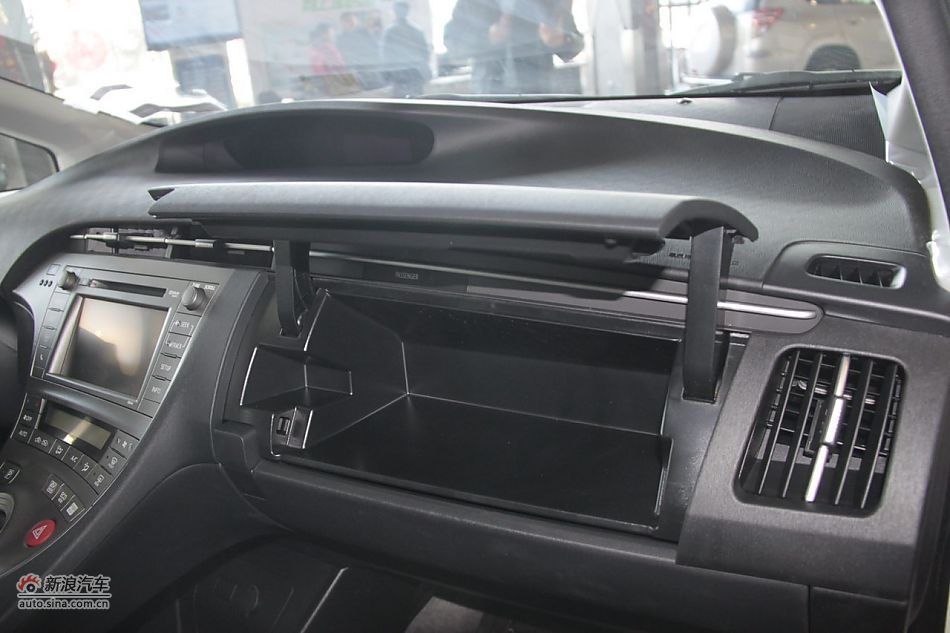 2012款普锐斯混动CVT豪华先进型