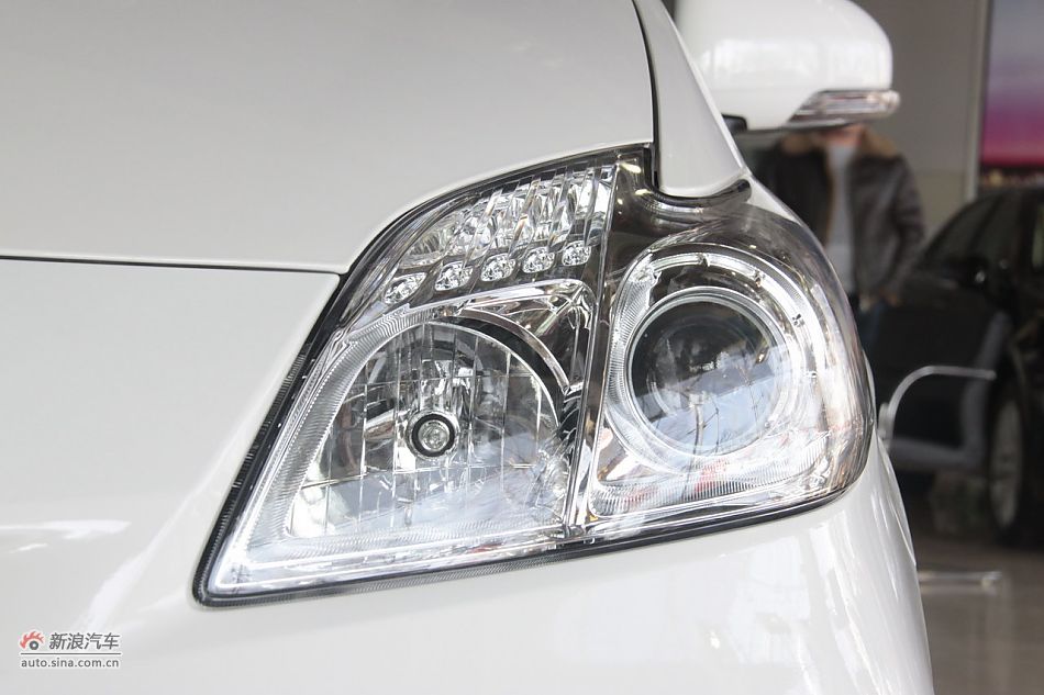 2012款普锐斯混动CVT豪华先进型