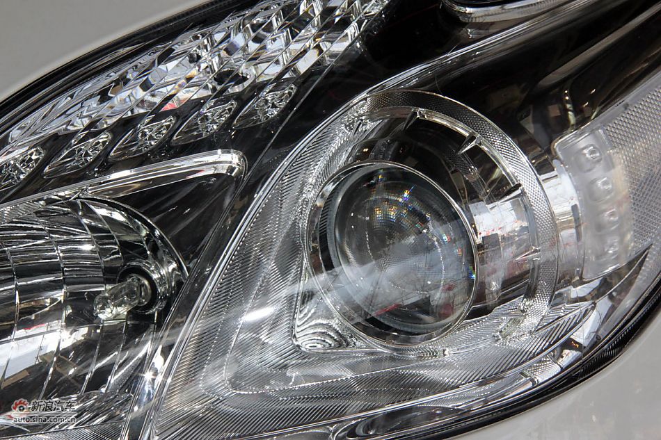 2012款普锐斯混动CVT豪华先进型