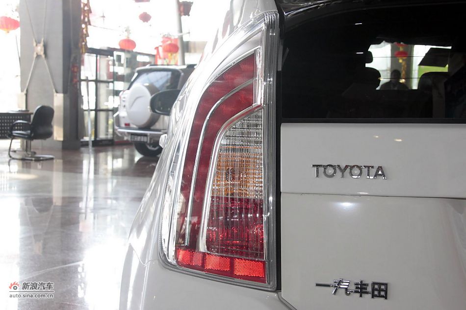 2012款普锐斯混动CVT豪华先进型