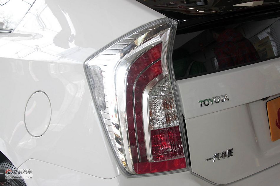 2012款普锐斯混动CVT豪华先进型