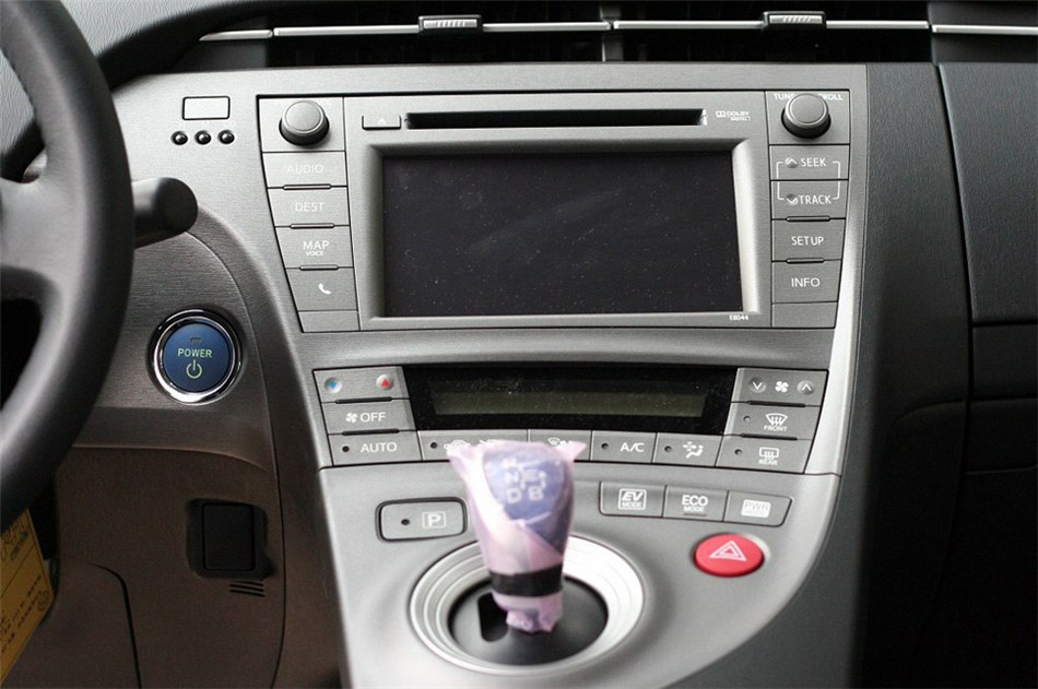 2012款普锐斯CVT标准版