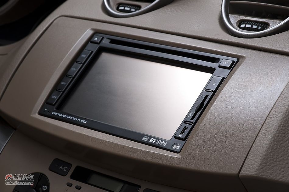 2010款永源A380五门版米色内饰