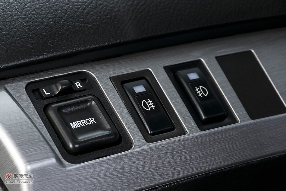 2010款永源A380五门版黑色内饰