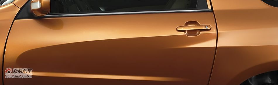 2010款永源A380三门版车身细节