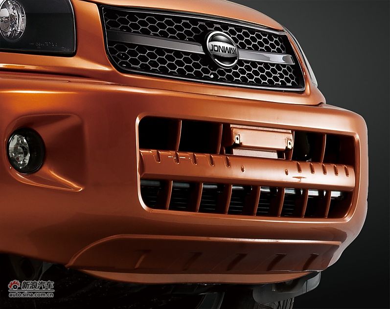 2010款永源A380三门版车身细节