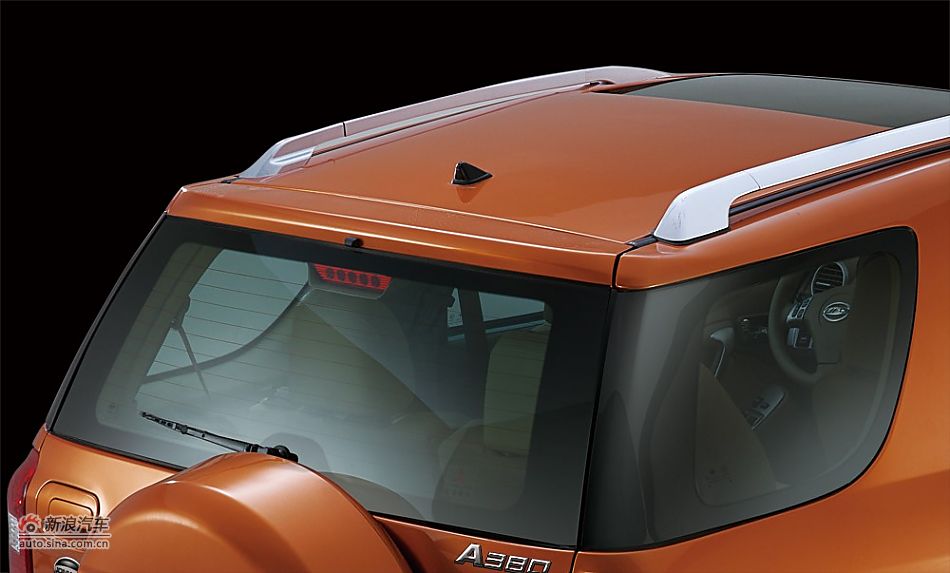 2010款永源A380三门版车身细节