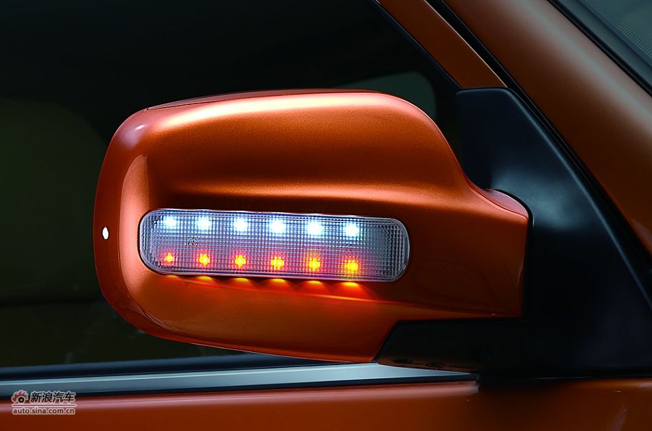 2010款永源A380三门版车身细节