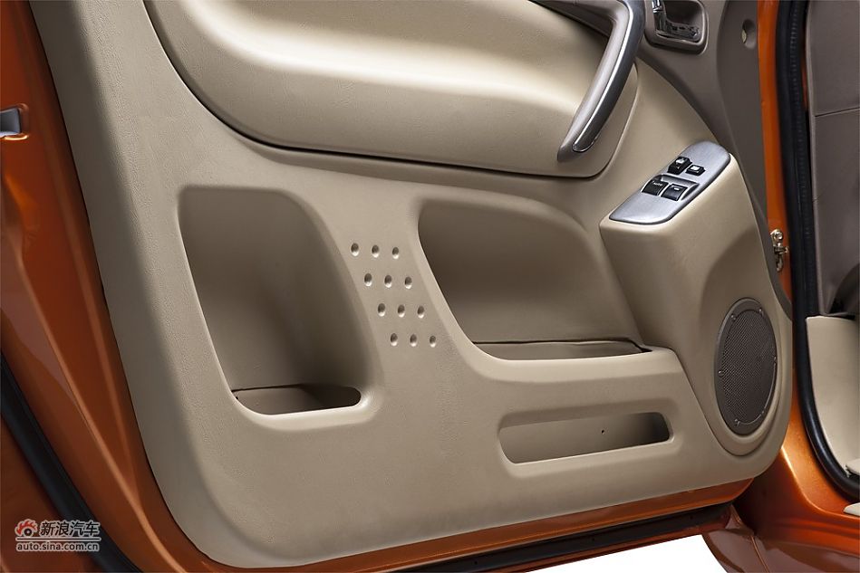 2010款永源A380三门版米色内饰