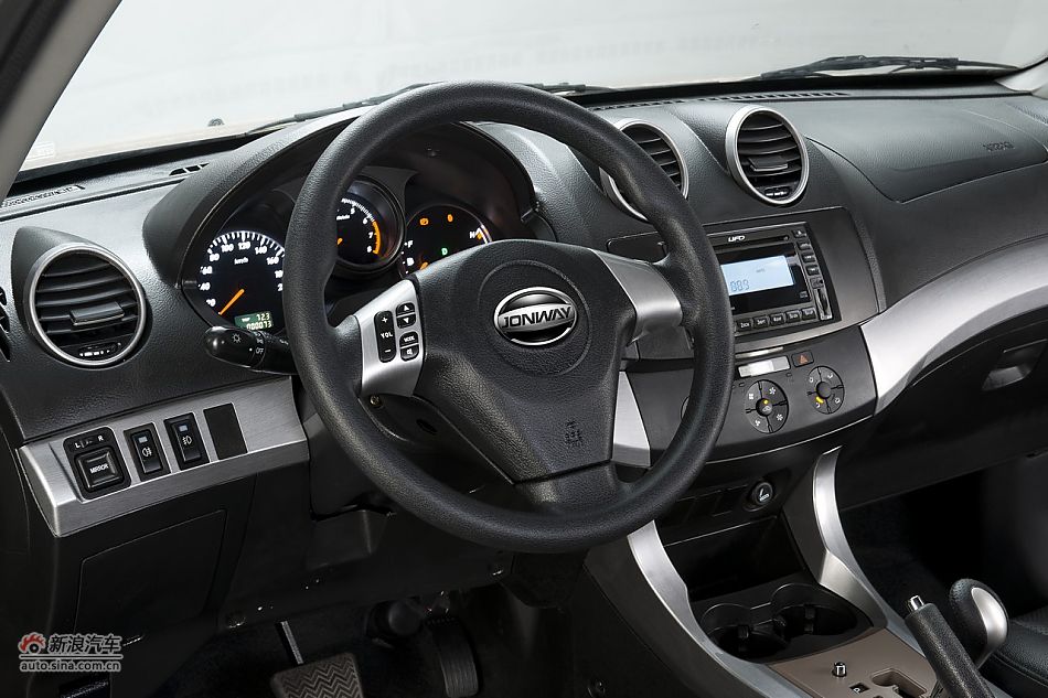 2010款永源A380三门版黑色内饰