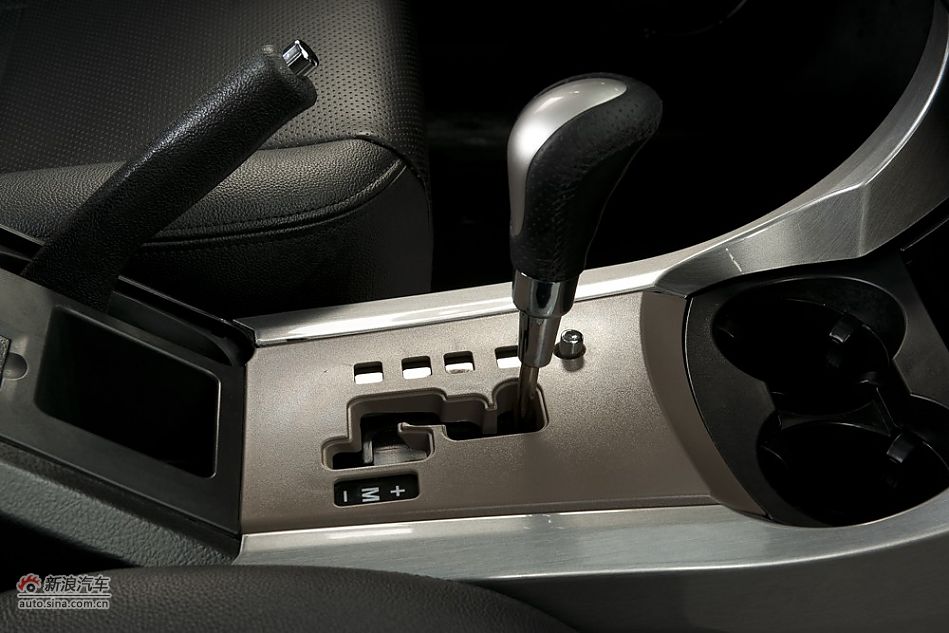 2010款永源A380三门版黑色内饰