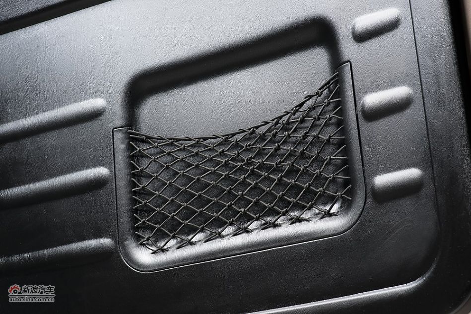 2010款永源A380三门版黑色内饰
