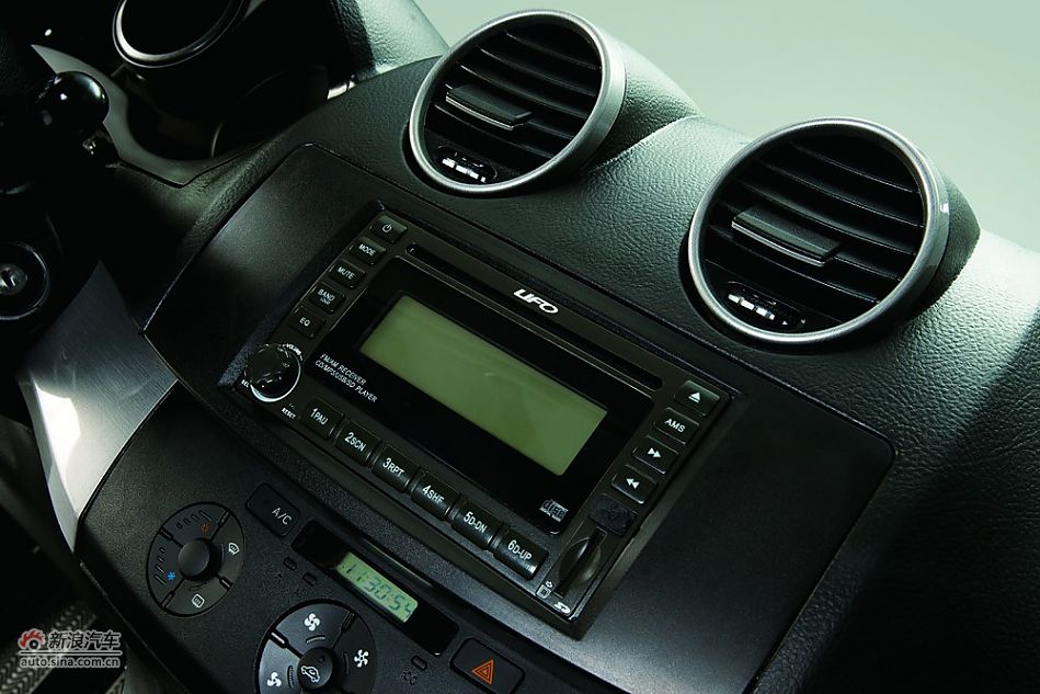 2010款永源A380三门版黑色内饰