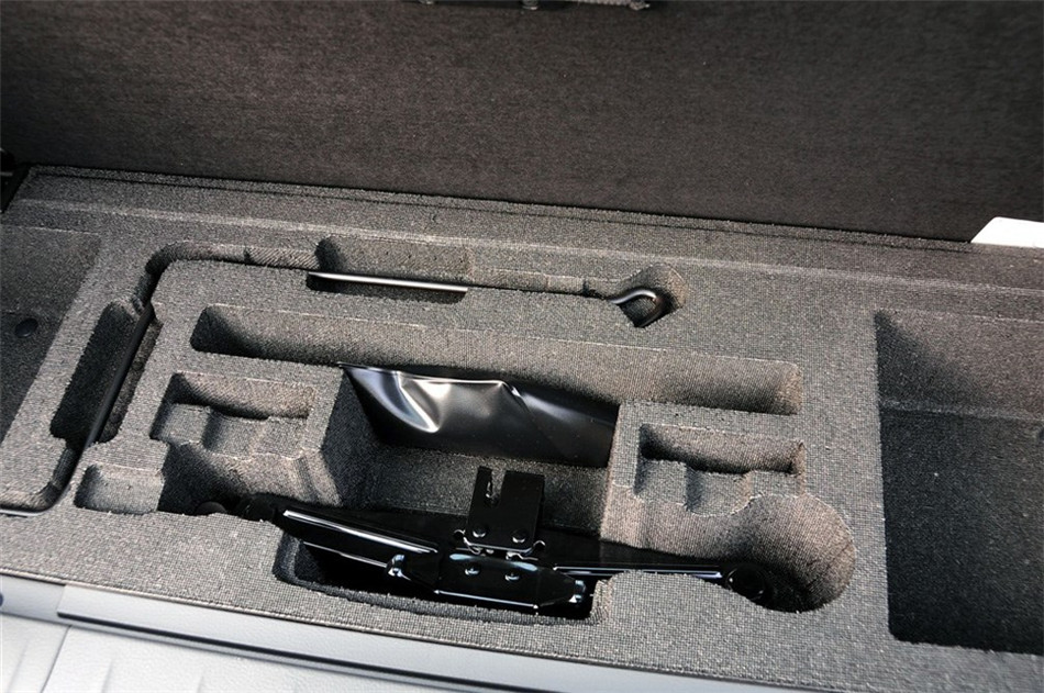 2011款 3.6L AT 7座基本型 座椅空间