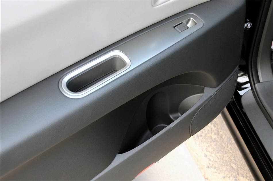 2011款 3.6L AT 7座基本型 座椅空间