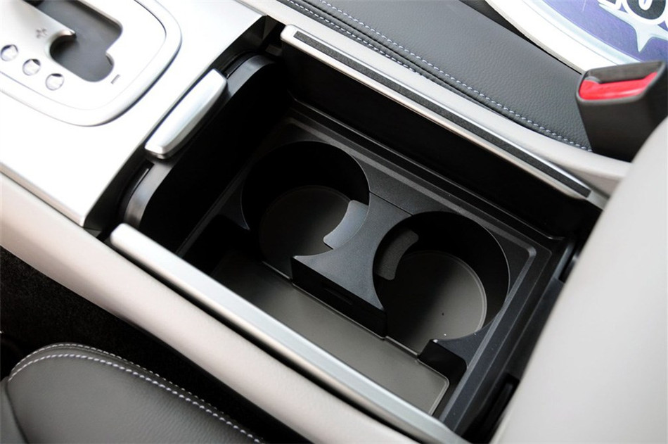 2011款 3.6L AT 7座基本型 座椅空间