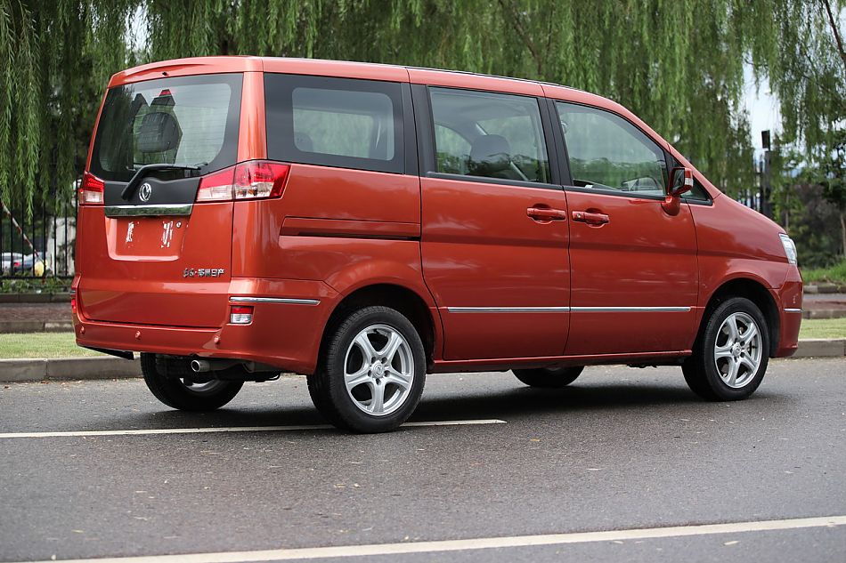 郑州日产帅客图片