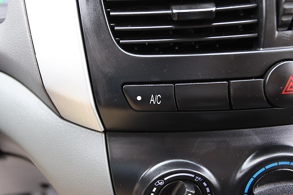 郑州日产帅客图片